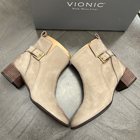 VIONIC SIENNA WATERPROOF ANKLE BOOT (WOMEN) - STONE NUBUCK - Picture 8 of 9